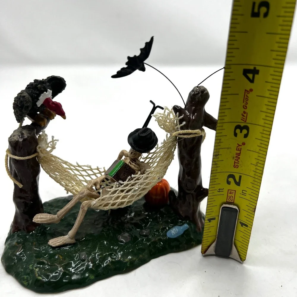 Department 56 Halloween lazy bones Village‎ Decor